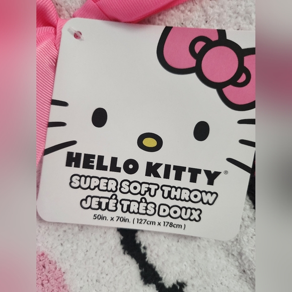 Hello Kitty throw - Picture 3 of 5
